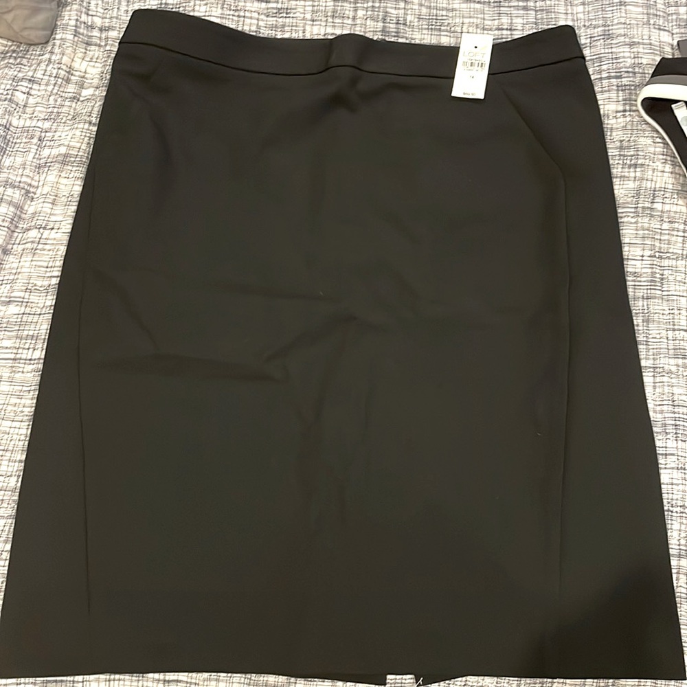 TAGS ON. Loft Suiting straight black skirt. Size 14